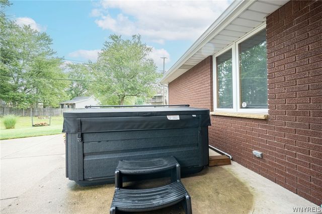 45 Pinewood Drive, West Seneca, NY 14224