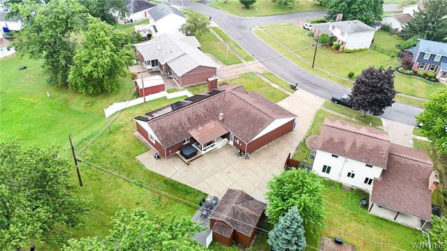 45 Pinewood Drive, West Seneca, NY 14224