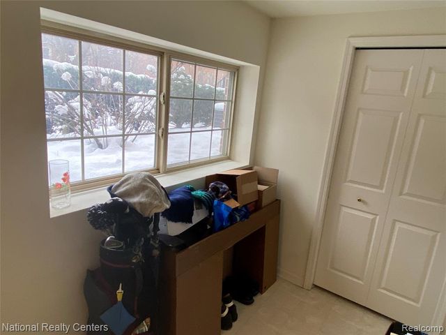 39431 Springwater Drive, Northville, MI 48168