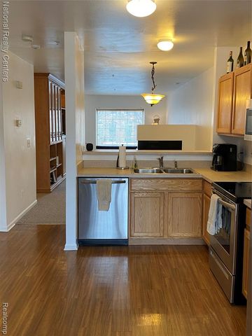 39431 Springwater Drive, Northville, MI 48168