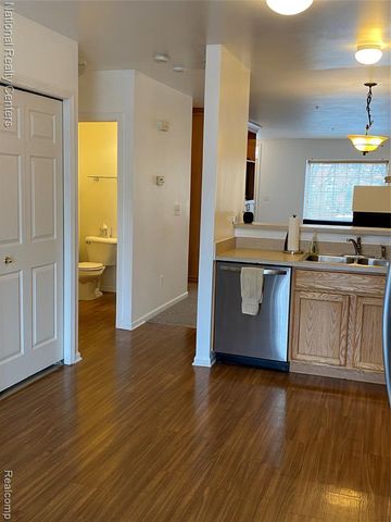 39431 Springwater Drive, Northville, MI 48168