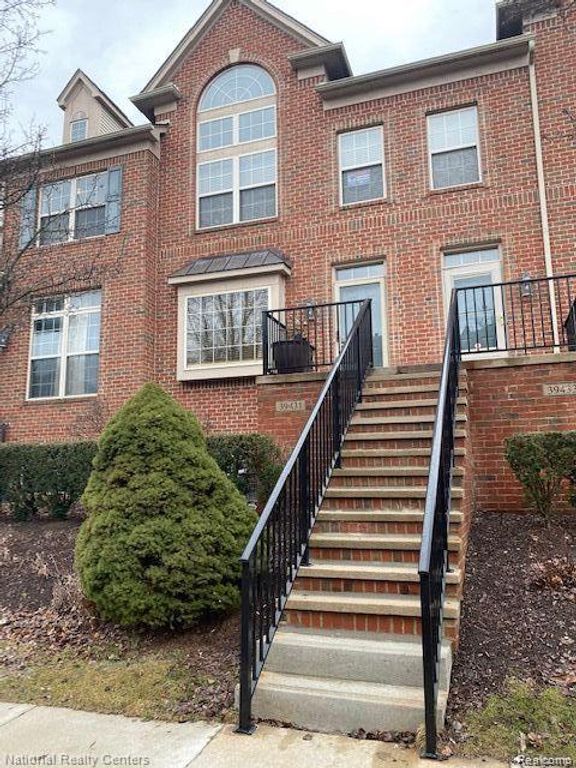 39431 Springwater Drive, Northville, MI 48168