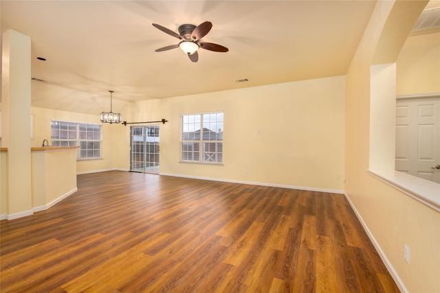 1302 Red Deer Way, Arlington, TX 76002