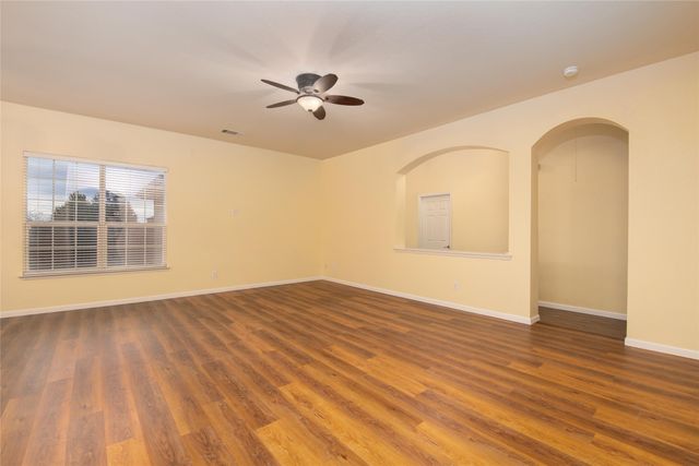 1302 Red Deer Way, Arlington, TX 76002