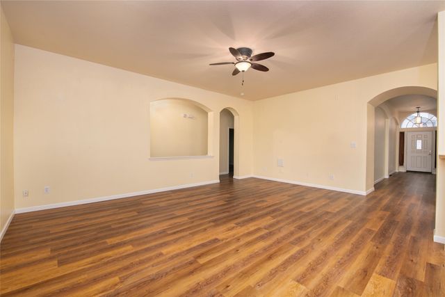 1302 Red Deer Way, Arlington, TX 76002