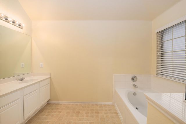 1302 Red Deer Way, Arlington, TX 76002