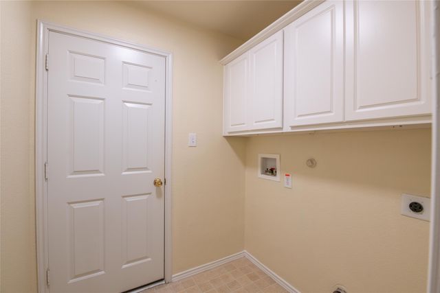 1302 Red Deer Way, Arlington, TX 76002