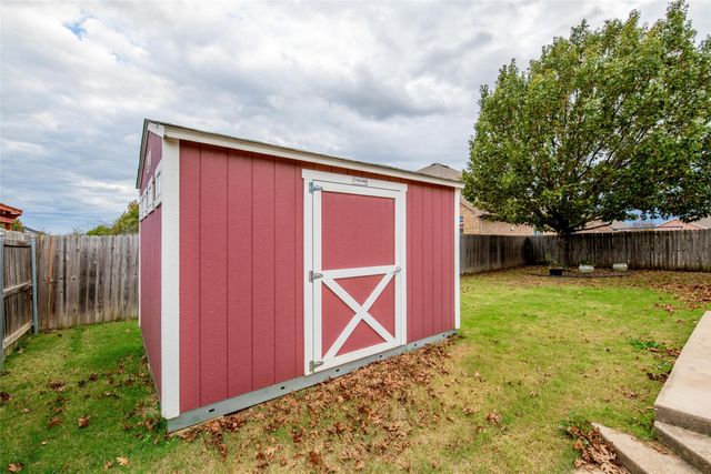 1302 Red Deer Way, Arlington, TX 76002