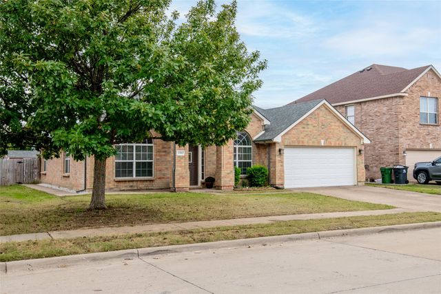 1302 Red Deer Way, Arlington, TX 76002