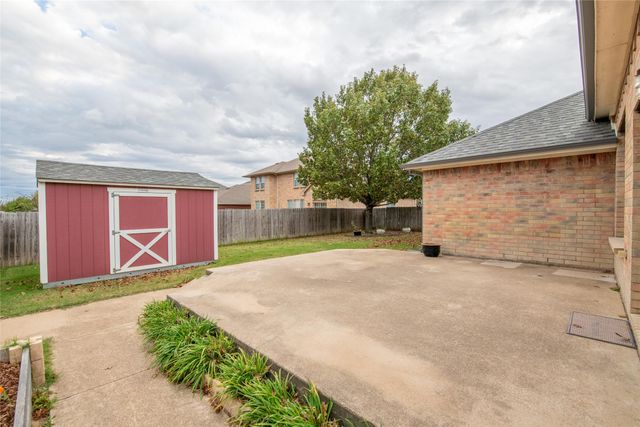 1302 Red Deer Way, Arlington, TX 76002