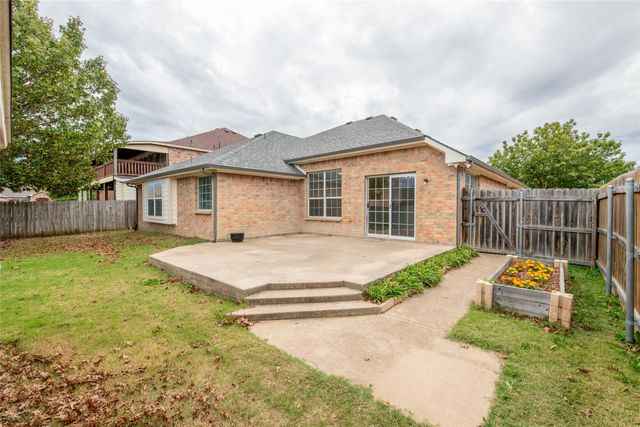 1302 Red Deer Way, Arlington, TX 76002