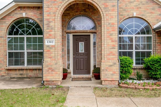 1302 Red Deer Way, Arlington, TX 76002