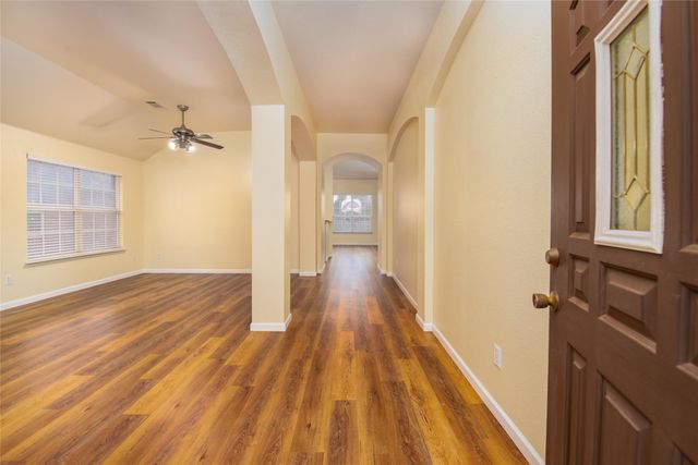 1302 Red Deer Way, Arlington, TX 76002