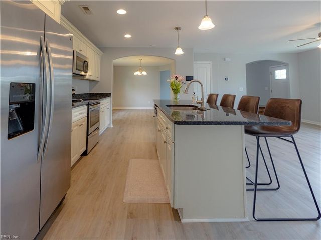 1356 Chanelka RD, Norfolk, VA 23503