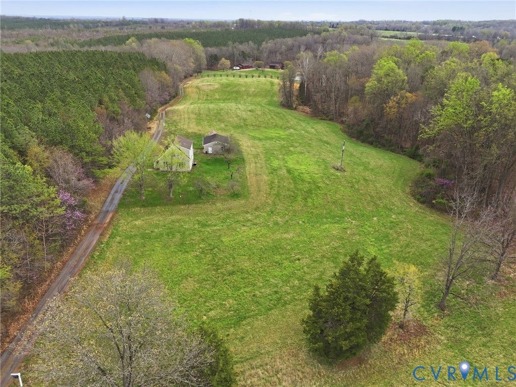 392 Rock Creek Ln, Dillwyn, VA 23936