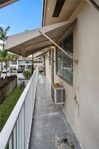 2130 NE 42ND Court 8, Lighthouse Point, FL 33064