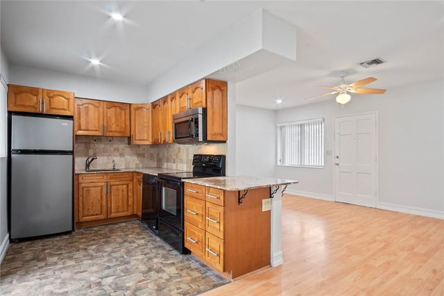 2130 NE 42ND Court 8, Lighthouse Point, FL 33064