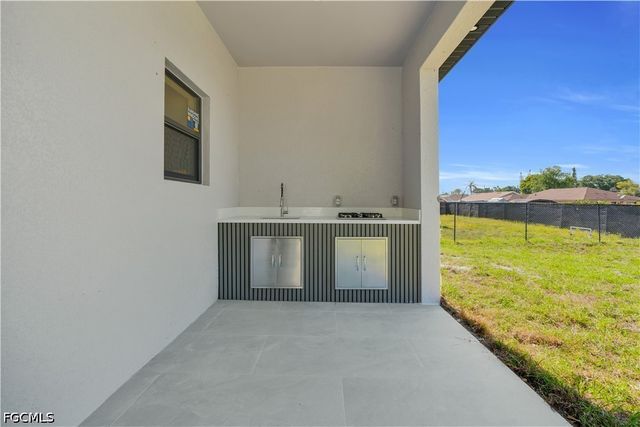 2804 5th ST W, Lehigh Acres, FL 33971