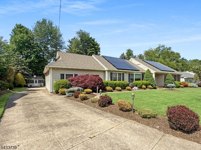 7 Vultee Dr, Florham Park Boro, NJ 07932