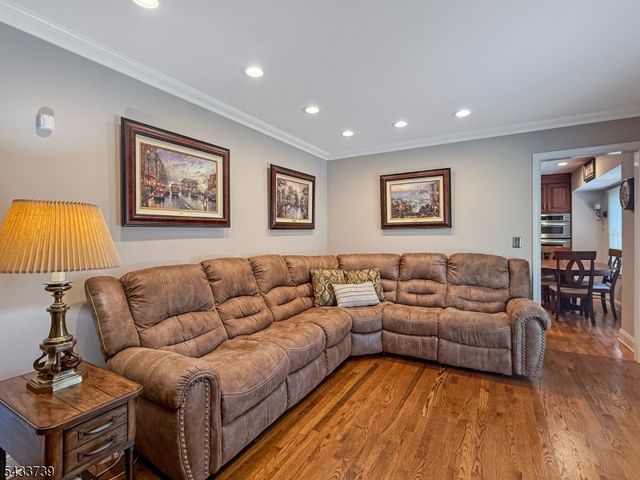 7 Vultee Dr, Florham Park Boro, NJ 07932