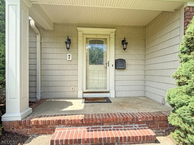 7 Vultee Dr, Florham Park Boro, NJ 07932