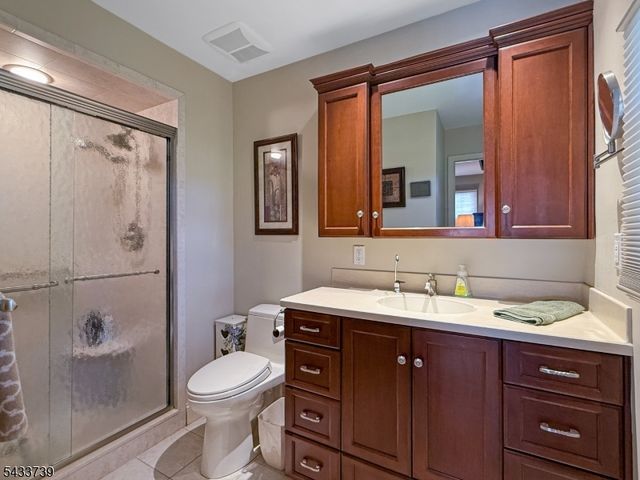 7 Vultee Dr, Florham Park Boro, NJ 07932