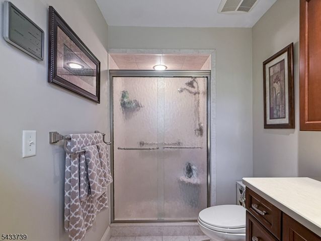 7 Vultee Dr, Florham Park Boro, NJ 07932