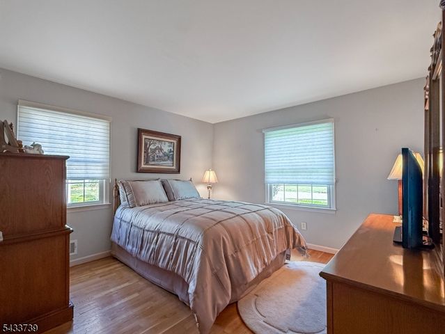 7 Vultee Dr, Florham Park Boro, NJ 07932