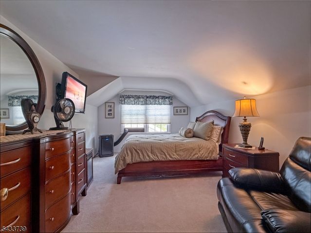 7 Vultee Dr, Florham Park Boro, NJ 07932