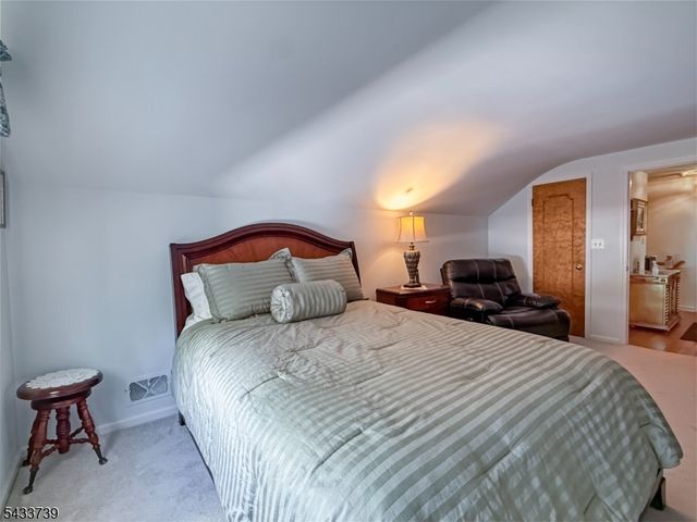 7 Vultee Dr, Florham Park Boro, NJ 07932
