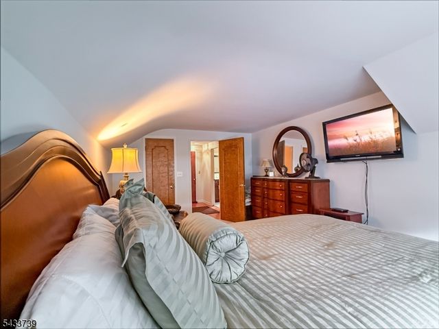 7 Vultee Dr, Florham Park Boro, NJ 07932