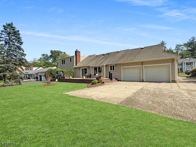 7 Vultee Dr, Florham Park Boro, NJ 07932