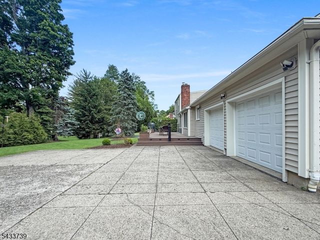 7 Vultee Dr, Florham Park Boro, NJ 07932