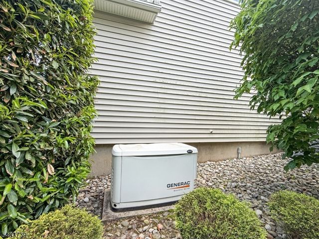 7 Vultee Dr, Florham Park Boro, NJ 07932