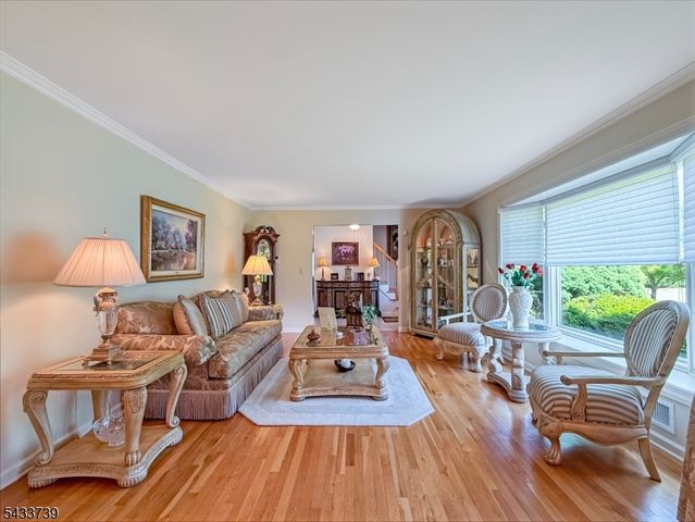 7 Vultee Dr, Florham Park Boro, NJ 07932