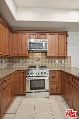 10913 Whipple Street 105, Toluca Lake (los Angeles), CA 91602
