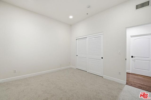10913 Whipple Street 105, Toluca Lake (los Angeles), CA 91602