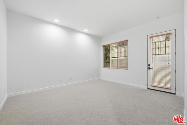 10913 Whipple Street 105, Toluca Lake (los Angeles), CA 91602