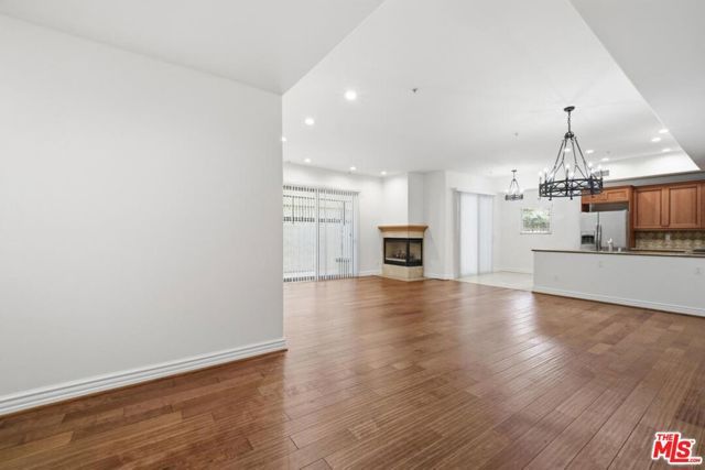 10913 Whipple Street 105, Toluca Lake (los Angeles), CA 91602