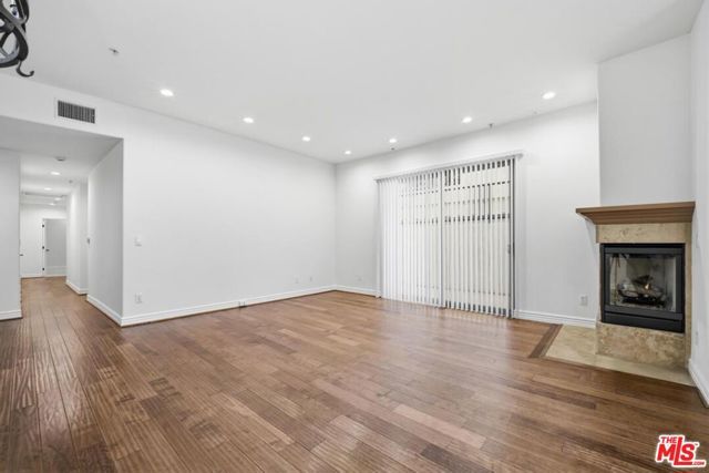 10913 Whipple Street 105, Toluca Lake (los Angeles), CA 91602