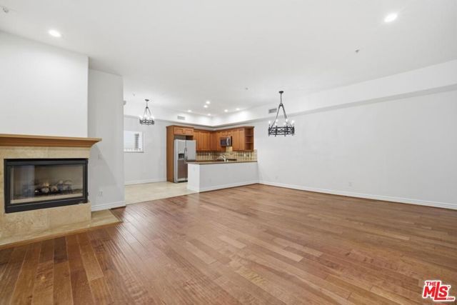 10913 Whipple Street 105, Toluca Lake (los Angeles), CA 91602