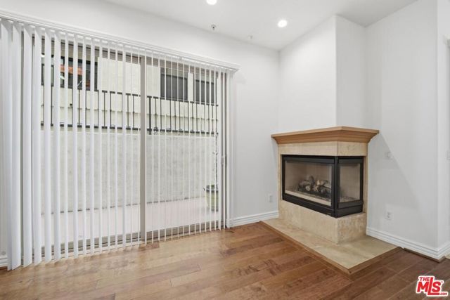 10913 Whipple Street 105, Toluca Lake (los Angeles), CA 91602