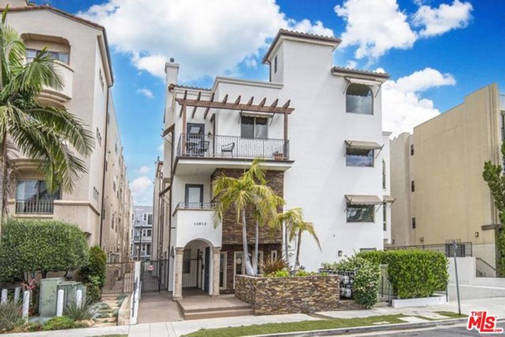 10913 Whipple Street 105, Toluca Lake (los Angeles), CA 91602