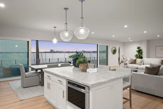3611 Riviera, San Diego, CA 92109