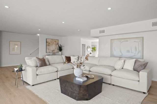 3611 Riviera, San Diego, CA 92109