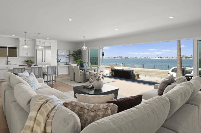 3611 Riviera, San Diego, CA 92109