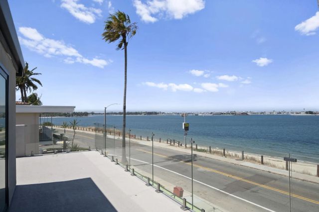3611 Riviera, San Diego, CA 92109