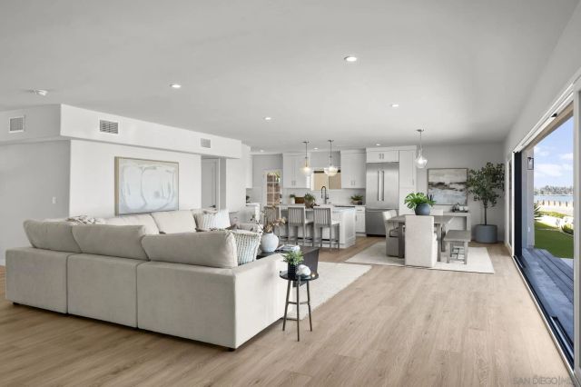 3611 Riviera, San Diego, CA 92109