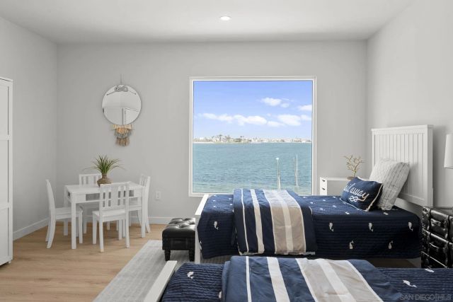 3611 Riviera, San Diego, CA 92109