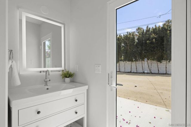3611 Riviera, San Diego, CA 92109